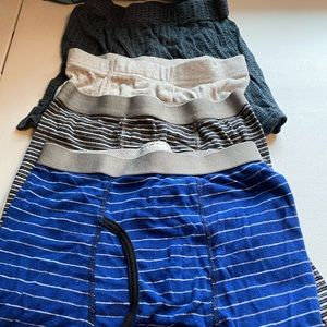 4 pairs. puritan boxers size 28-30